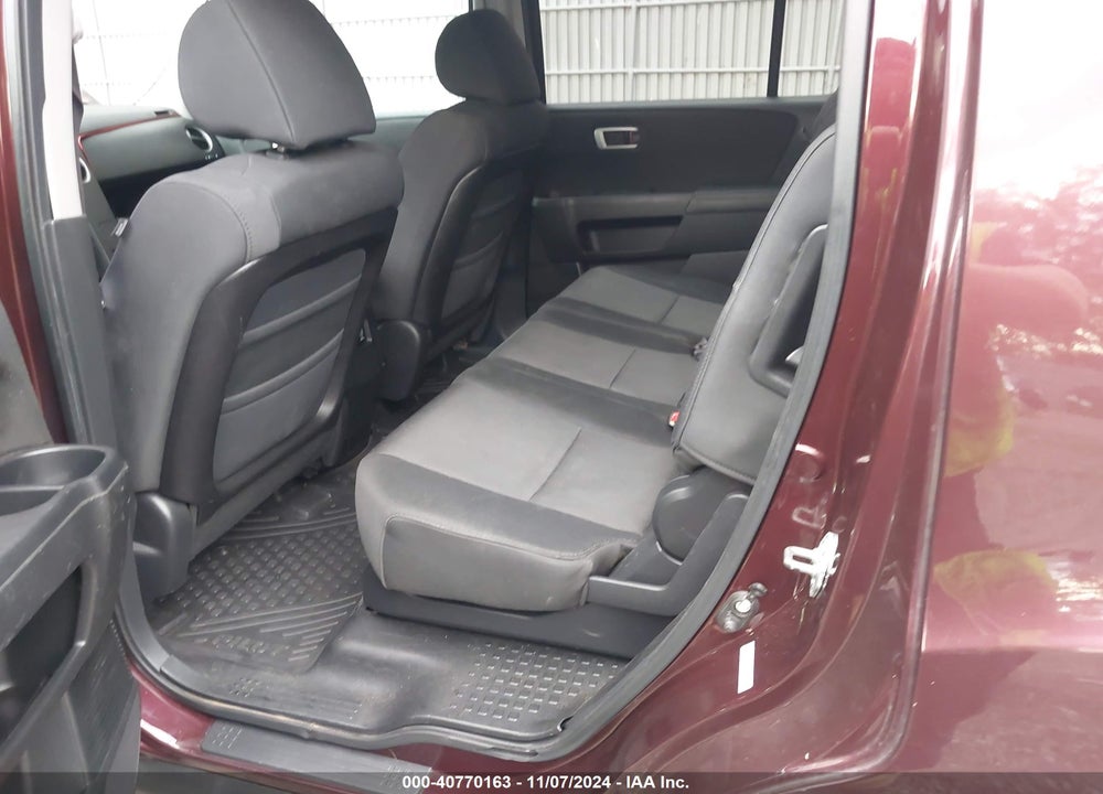 2011 HONDA PILOT EX VIN: 5FNYF4H4XBB072487