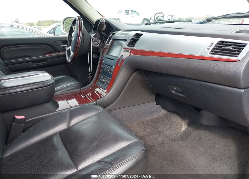 2007 CADILLAC ESCALADE STANDARD VIN: 1GYFK638X7R307443
