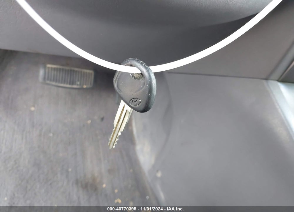2005 HYUNDAI TUCSON GLS/LX VIN: KM8JN72D45U182876
