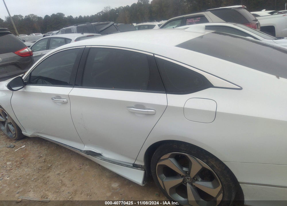 2018 HONDA ACCORD TOURING 2.0T VIN: 1HGCV2F92JA003561