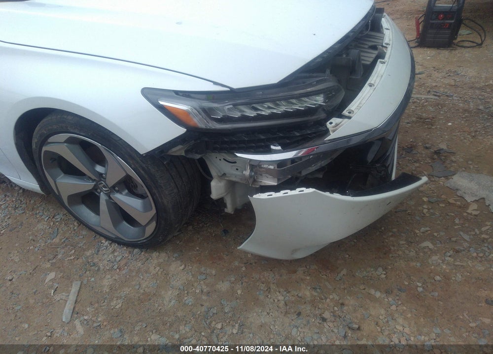 2018 HONDA ACCORD TOURING 2.0T VIN: 1HGCV2F92JA003561