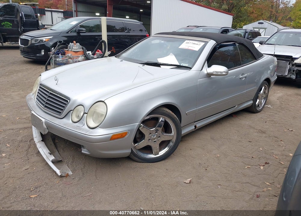 2000 MERCEDES-BENZ CLK 430 VIN: WDBLK70G0YT048412