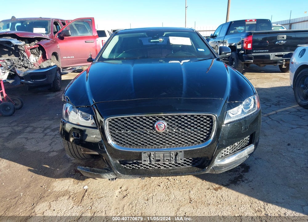 2019 JAGUAR XF 25T PREMIUM VIN: SAJBD4FX9KCY79316