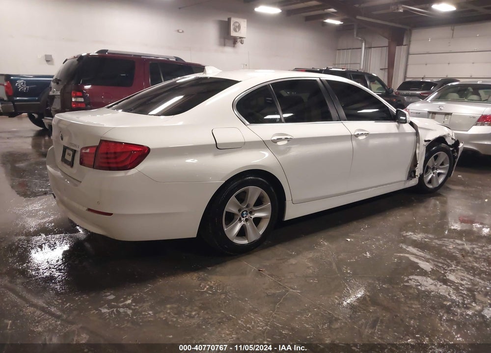 2012 BMW 528I XDRIVE VIN: WBAXH5C54CDW07153