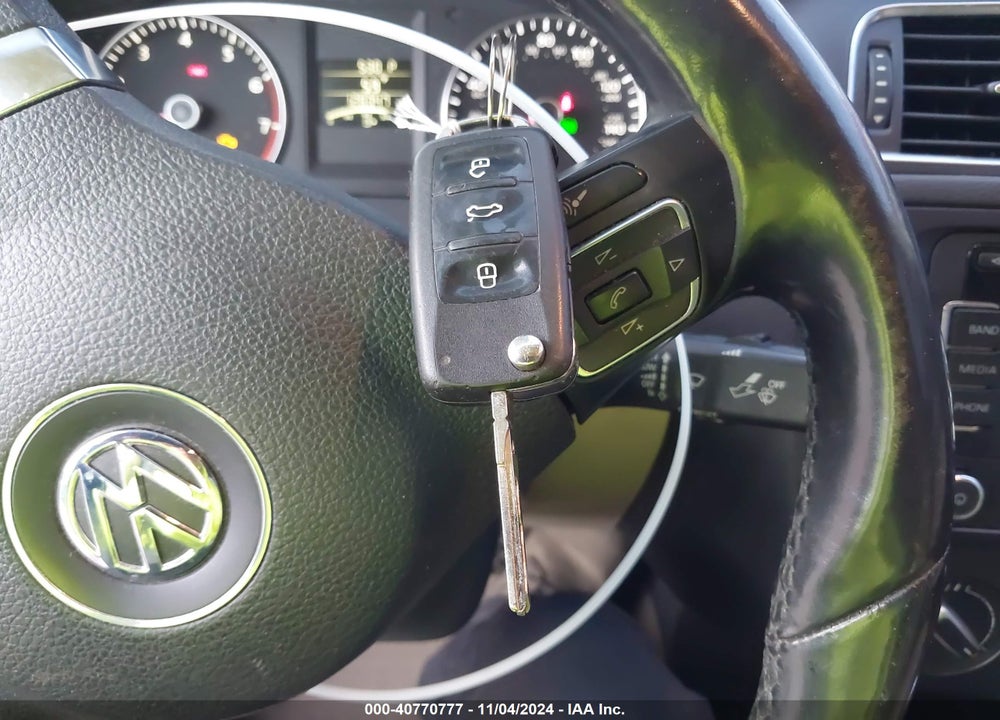 2012 VOLKSWAGEN JETTA VIN: 3VWLP7AJ2CM367084