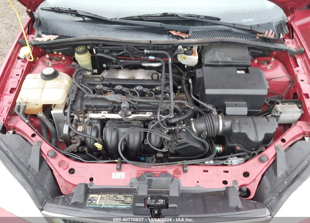 2005 FORD FOCUS ZX4 VIN: 1FAFP34N05W271843