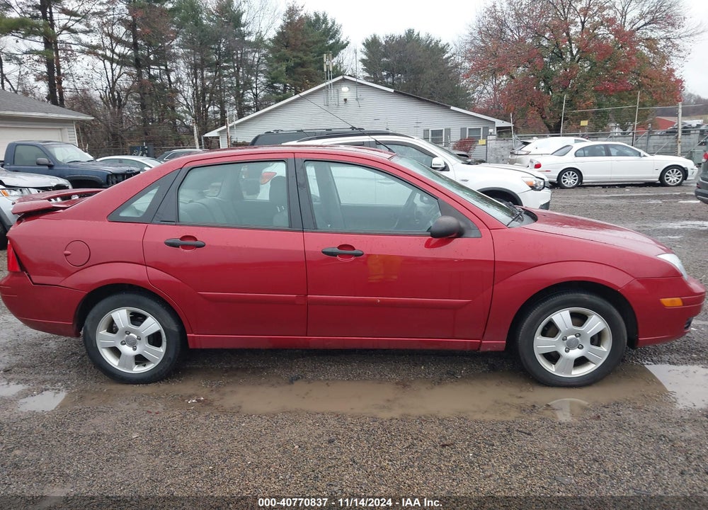 2005 FORD FOCUS ZX4 VIN: 1FAFP34N05W271843
