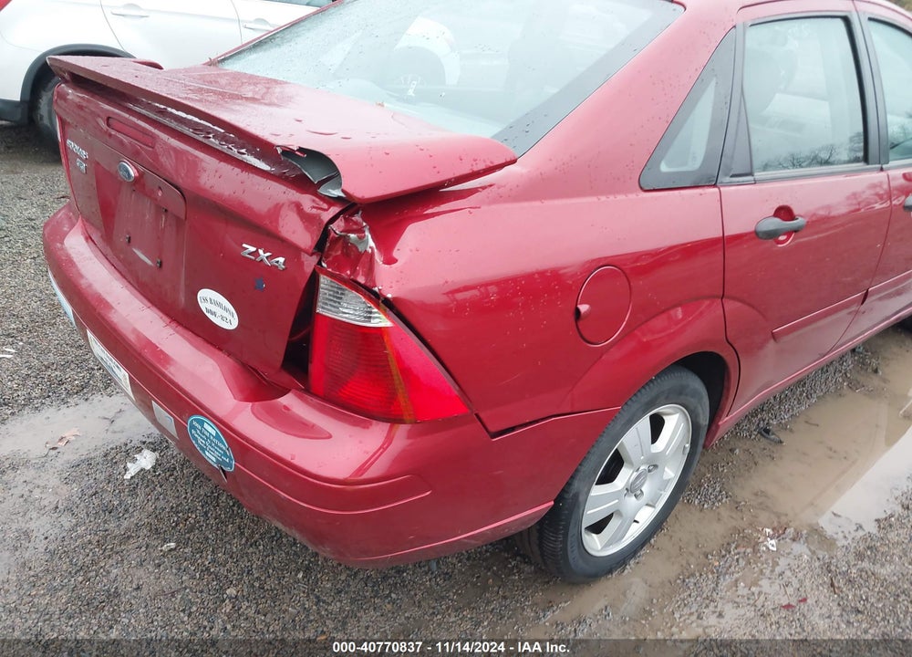 2005 FORD FOCUS ZX4 VIN: 1FAFP34N05W271843