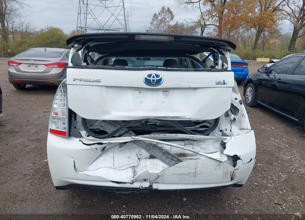 2011 TOYOTA PRIUS TWO VIN: JTDKN3DU7B5361384