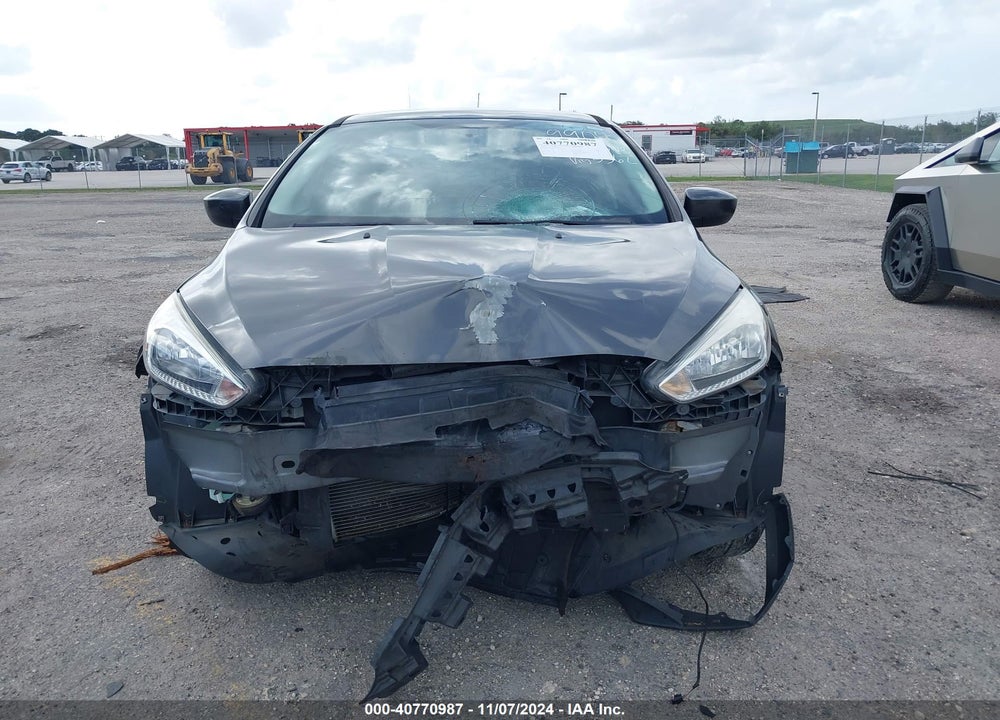 2018 FORD FOCUS SE VIN: 1FADP3K2XJL275362