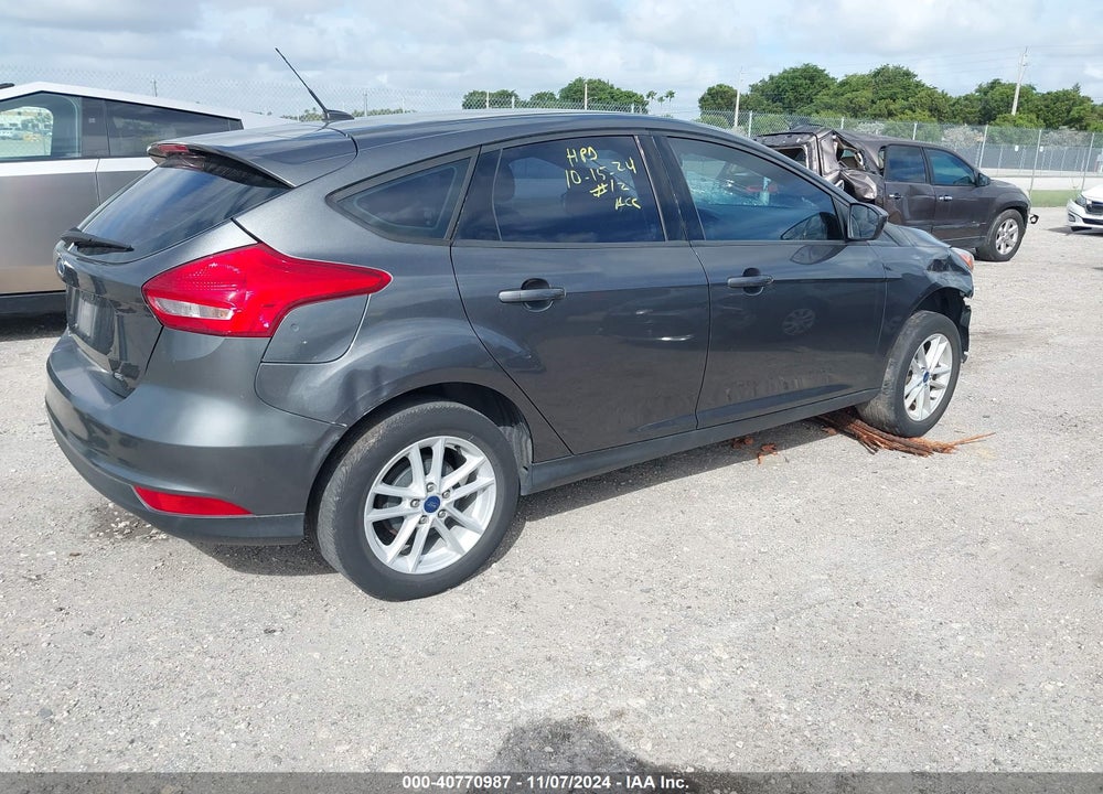 2018 FORD FOCUS SE VIN: 1FADP3K2XJL275362