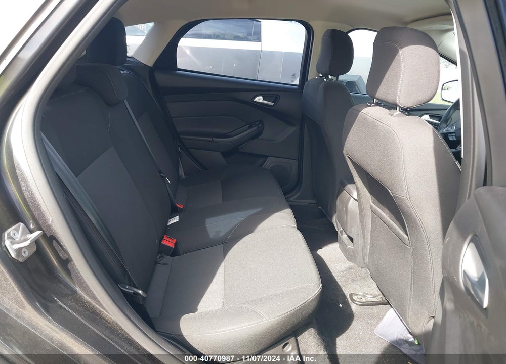 2018 FORD FOCUS SE VIN: 1FADP3K2XJL275362