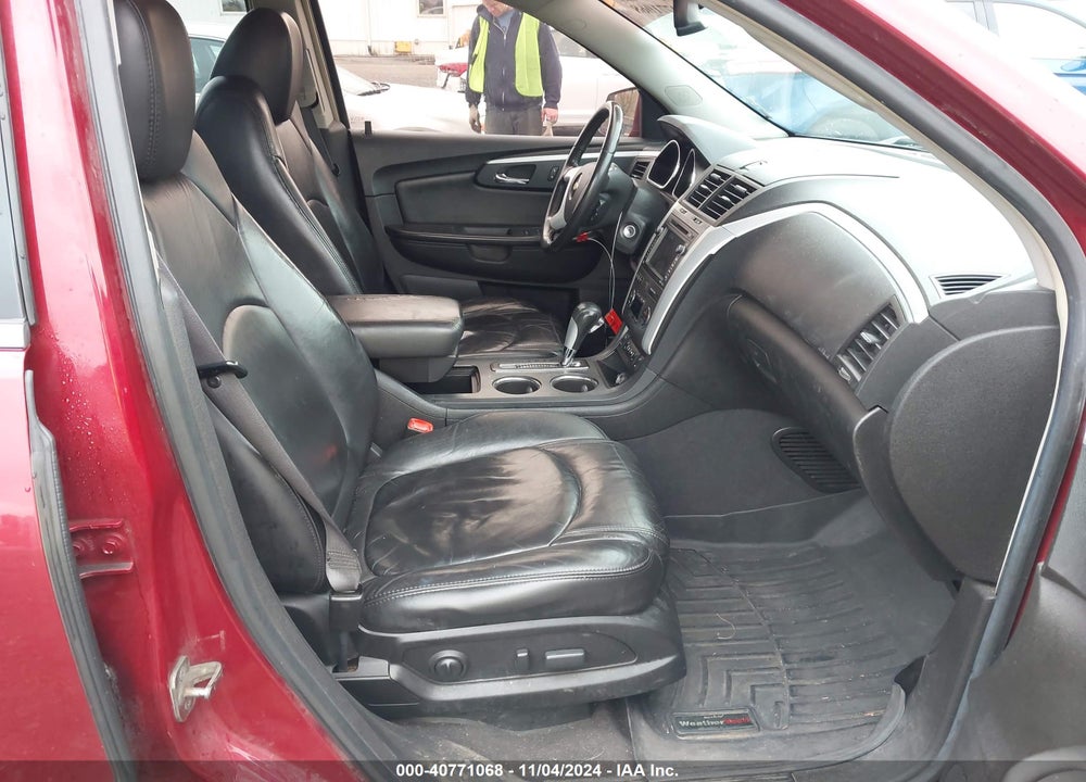 2009 CHEVROLET TRAVERSE LT VIN: 1GNEV23D39S153014