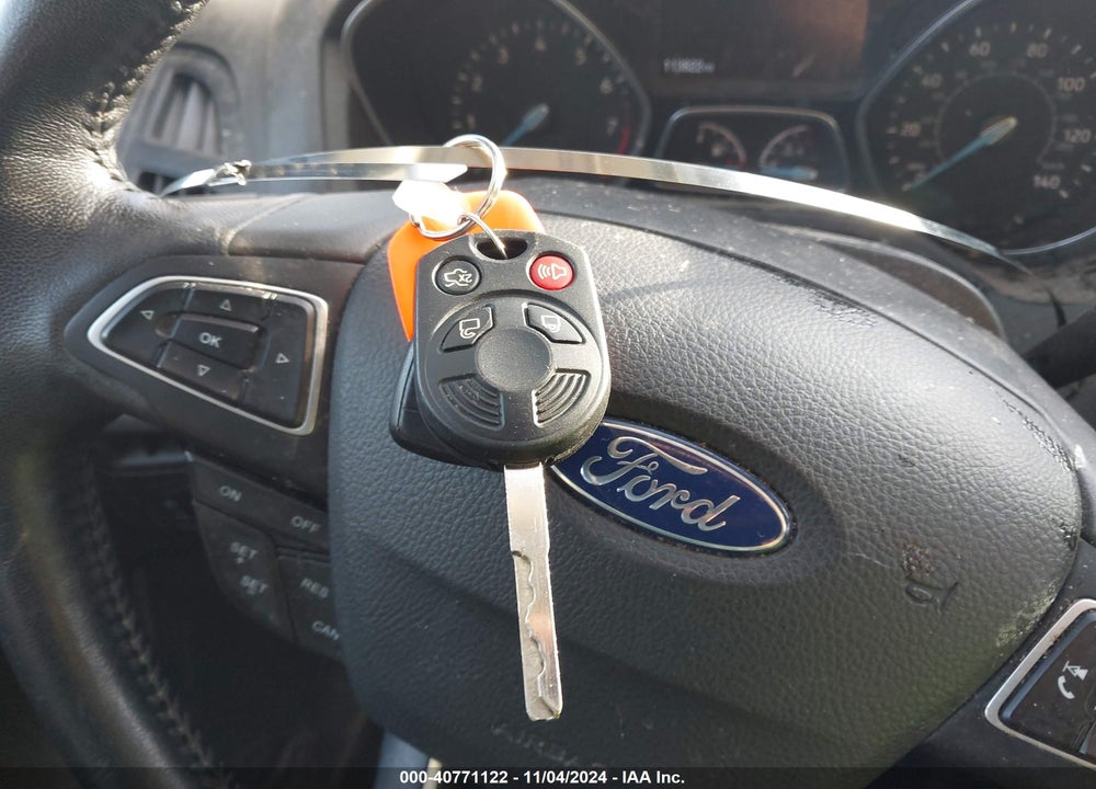 2017 FORD FOCUS SEL VIN: 1FADP3M29HL330603