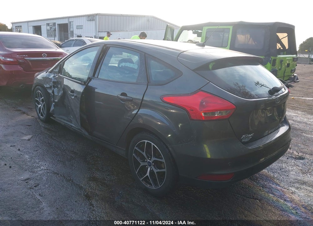 2017 FORD FOCUS SEL VIN: 1FADP3M29HL330603