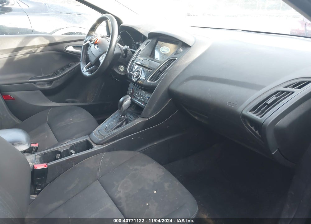 2017 FORD FOCUS SEL VIN: 1FADP3M29HL330603