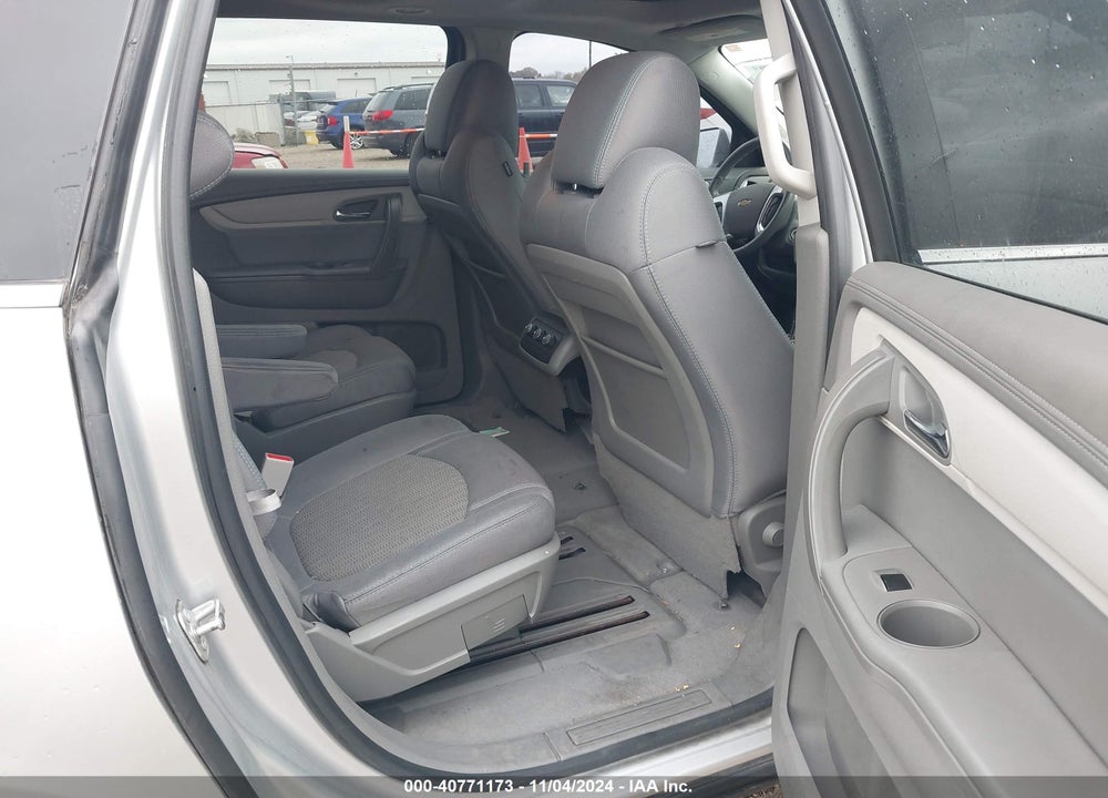 2014 CHEVROLET TRAVERSE VIN: 1GNKVGKD2EJ360625