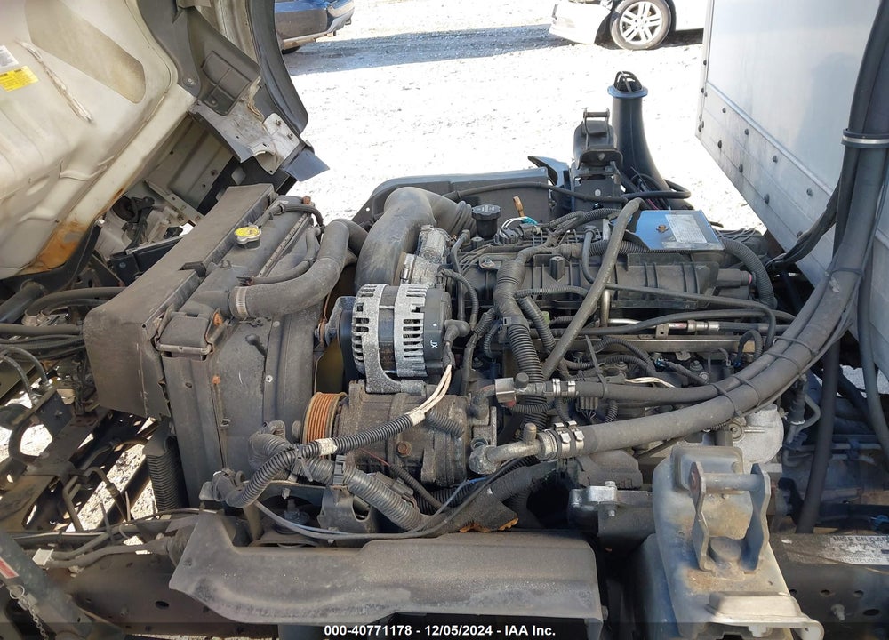 2015 ISUZU NPR HD REG VIN: 54DC4W1C8FS800924