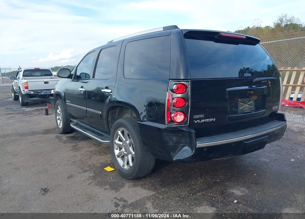 2012 GMC YUKON DENALI VIN: 1GKS2EEF6CR185589