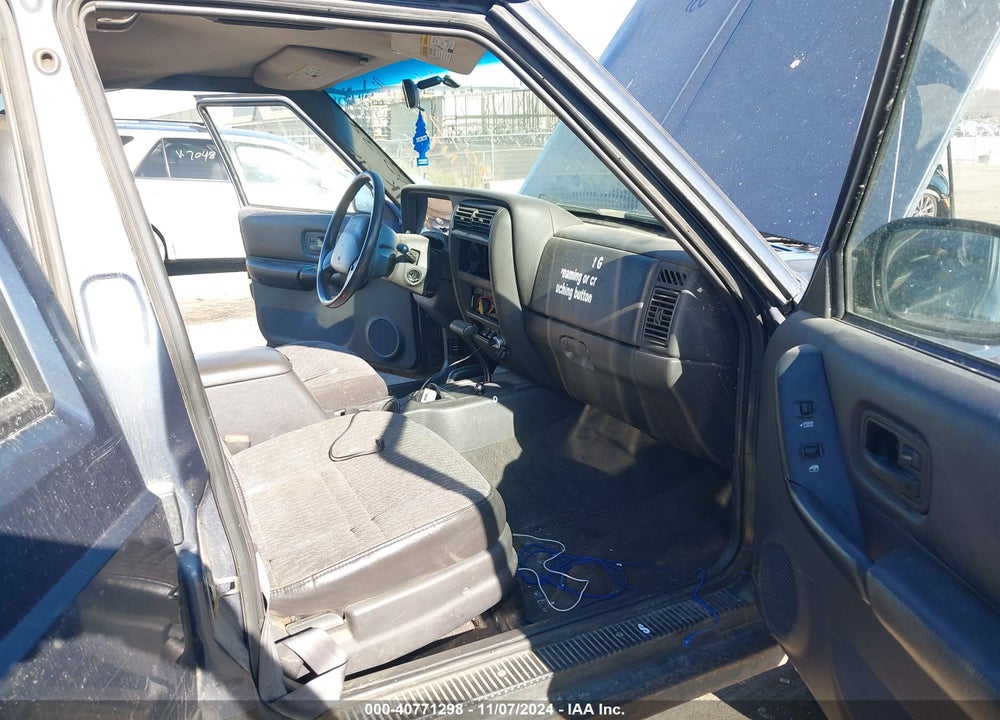 2001 JEEP CHEROKEE SPORT VIN: 1J4FF48S21L556794