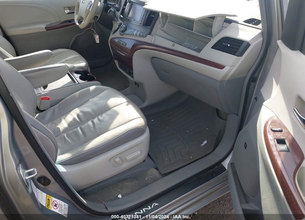 2011 TOYOTA SIENNA LIMITED VIN: 5TDDK3DC1BS018251