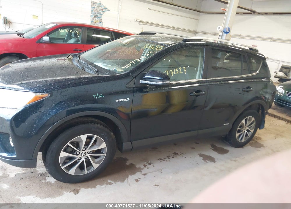2018 TOYOTA RAV4 HYBRID XLE VIN: JTMRJREV6JD236496
