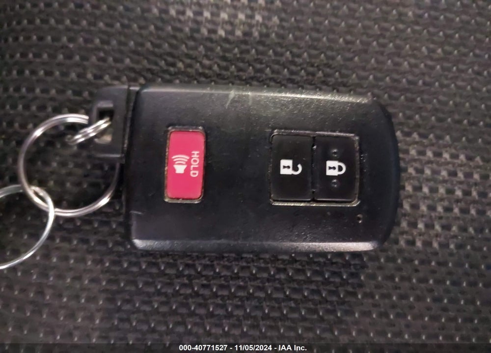 2018 TOYOTA RAV4 HYBRID XLE VIN: JTMRJREV6JD236496