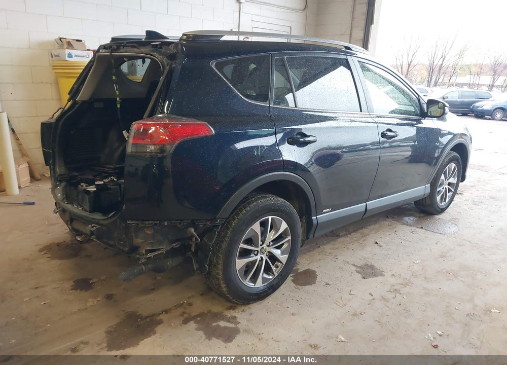2018 TOYOTA RAV4 HYBRID XLE VIN: JTMRJREV6JD236496