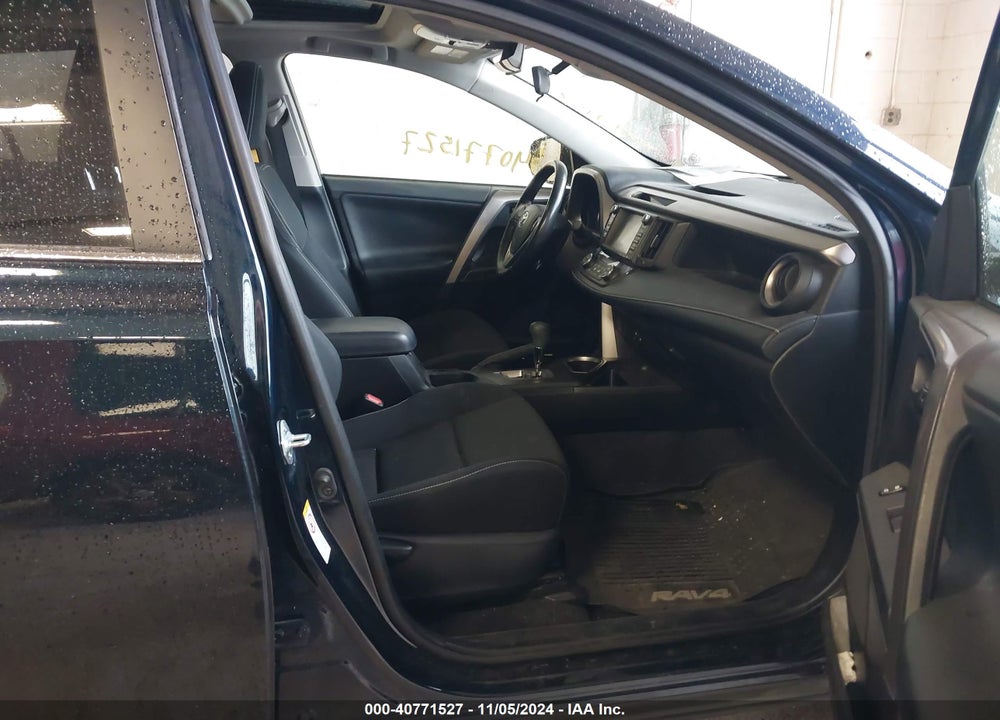 2018 TOYOTA RAV4 HYBRID XLE VIN: JTMRJREV6JD236496