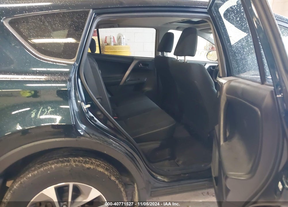 2018 TOYOTA RAV4 HYBRID XLE VIN: JTMRJREV6JD236496