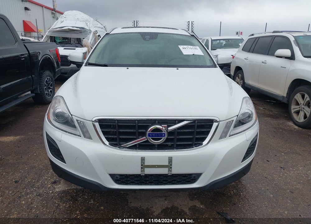 2013 VOLVO XC60 VIN: YV4902DZ3D2444220