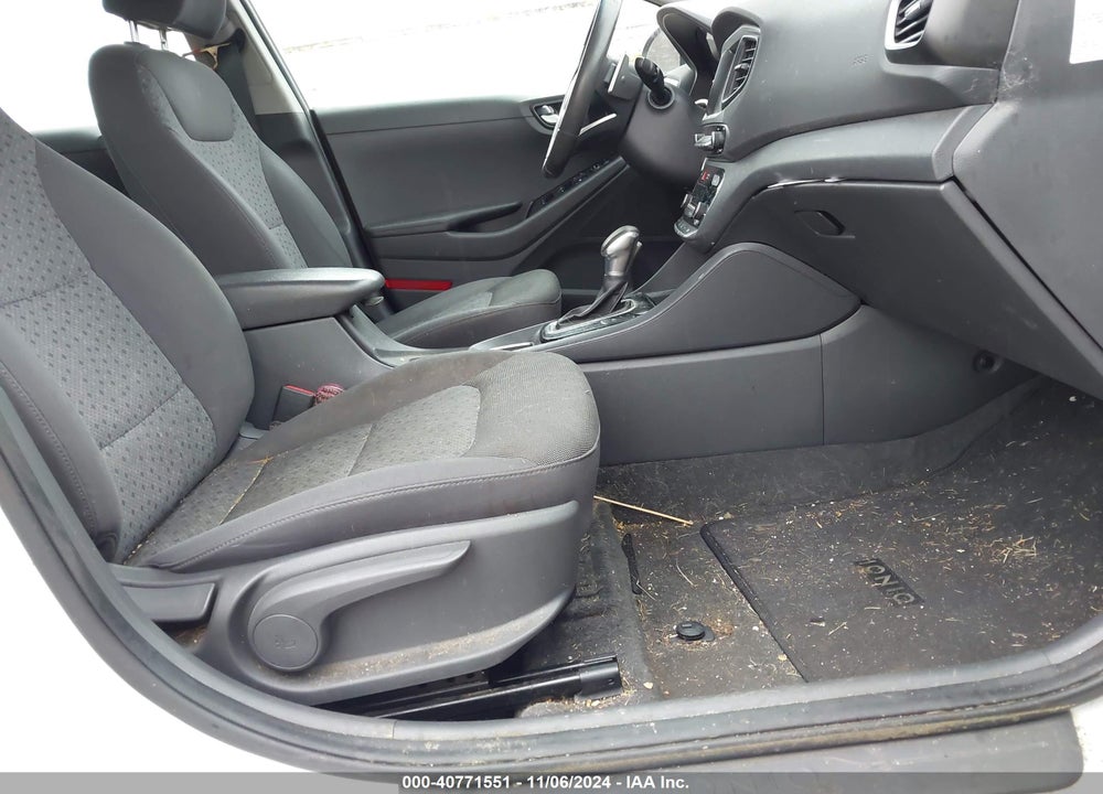 2018 HYUNDAI IONIQ HYBRID SEL VIN: KMHC75LC3JU068956