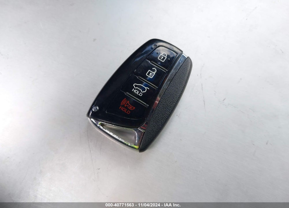 2018 HYUNDAI SANTA FE SE VIN: KM8SN4HF1JU293889