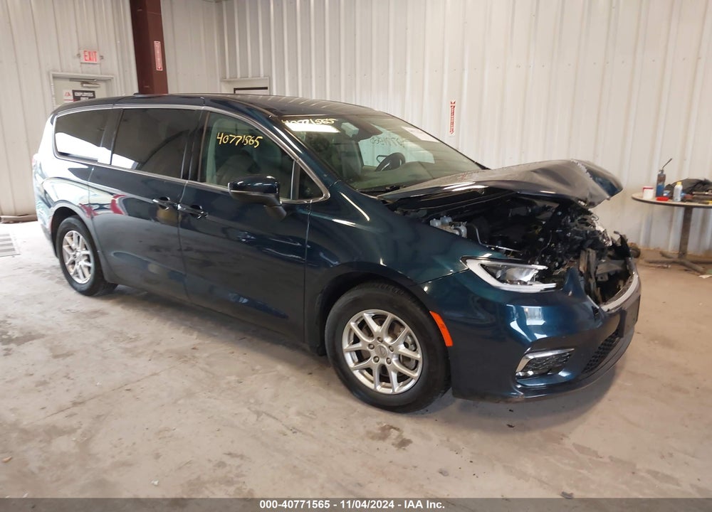 2023 CHRYSLER PACIFICA TOURING L VIN: 2C4RC1BG9PR590598