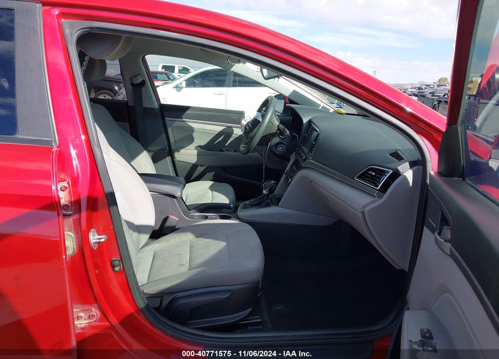 2017 HYUNDAI ELANTRA SE VIN: KMHD84LFXHU195882