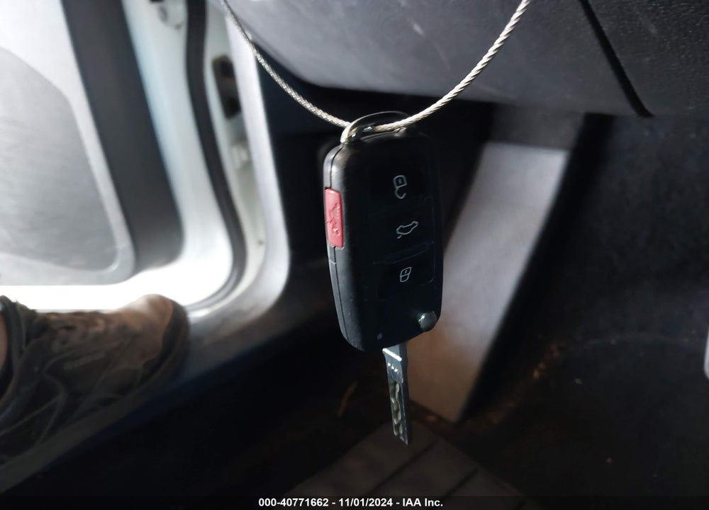 2015 VOLKSWAGEN TIGUAN S VIN: WVGAV7AX6FW514107