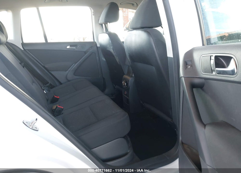 2015 VOLKSWAGEN TIGUAN S VIN: WVGAV7AX6FW514107