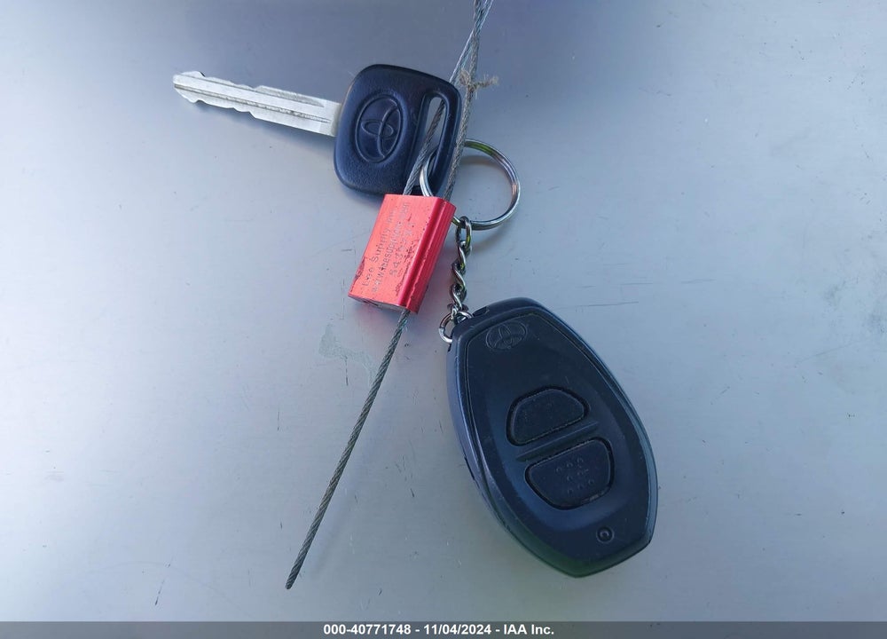 1998 TOYOTA SIENNA LE VIN: 4T3ZF13C7WU036810
