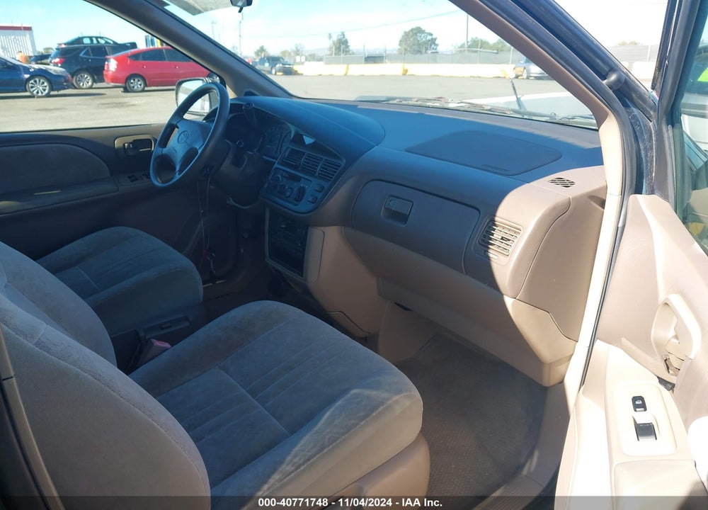 1998 TOYOTA SIENNA LE VIN: 4T3ZF13C7WU036810