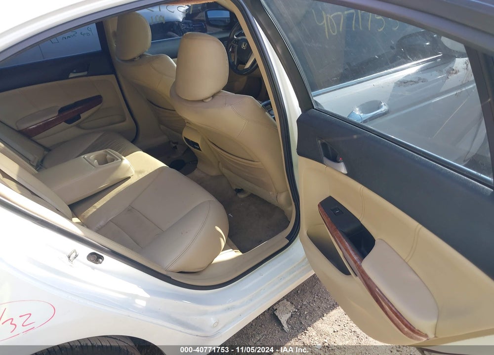 2011 HONDA ACCORD 3.5 EX-L VIN: 1HGCP3F8XBA031410