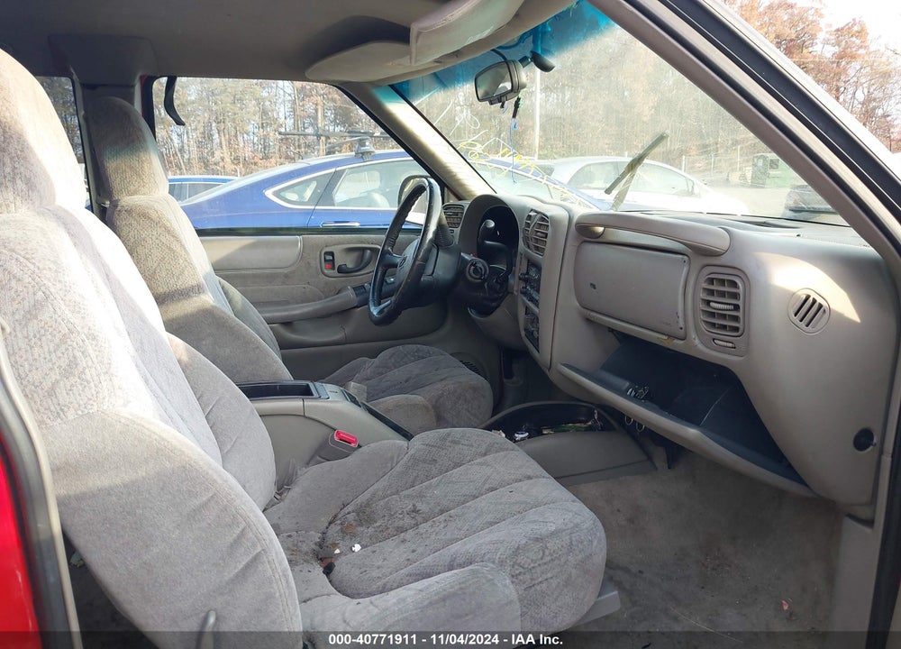 2000 GMC SONOMA SLS VIN: 1GTDT19W8Y8252596