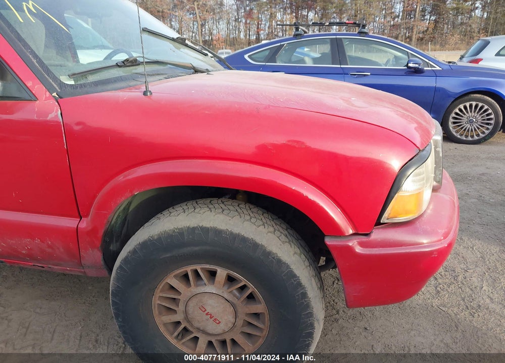2000 GMC SONOMA SLS VIN: 1GTDT19W8Y8252596