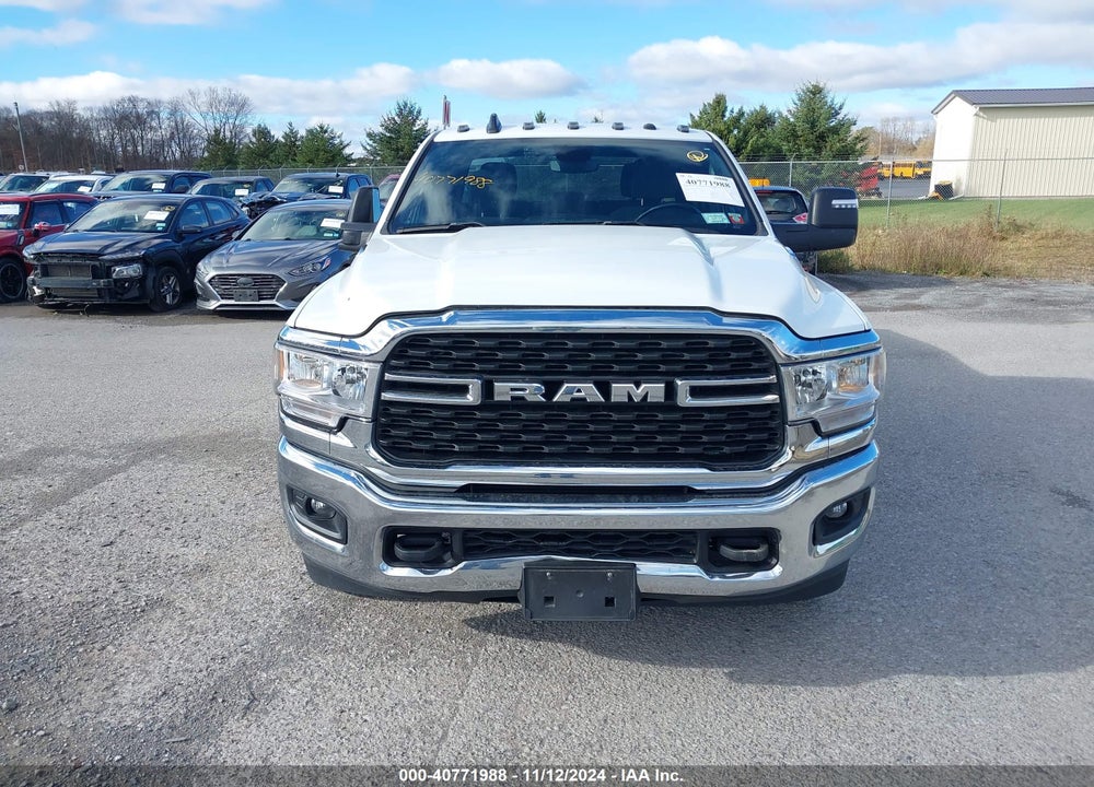 2023 RAM 3500 BIG HORN  4X4 8' BOX VIN: 3C63RRHL4PG622992
