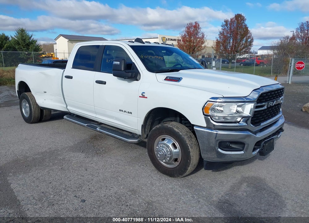2023 RAM 3500 BIG HORN  4X4 8' BOX VIN: 3C63RRHL4PG622992