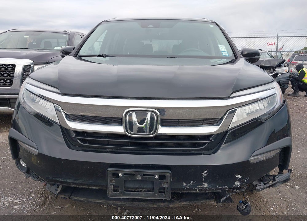2022 HONDA PILOT AWD TOURING 8 PASSENGER VIN: 5FNYF6H98NB001607