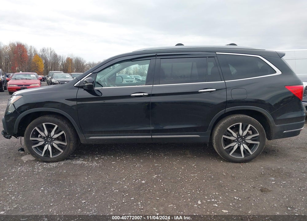 2022 HONDA PILOT AWD TOURING 8 PASSENGER VIN: 5FNYF6H98NB001607
