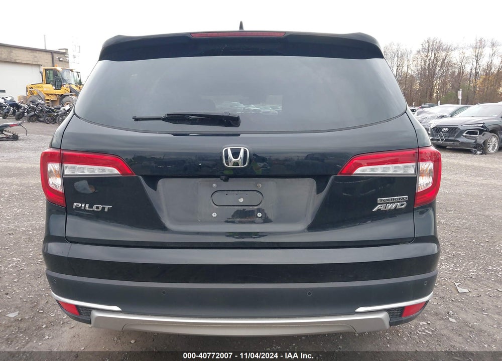 2022 HONDA PILOT AWD TOURING 8 PASSENGER VIN: 5FNYF6H98NB001607