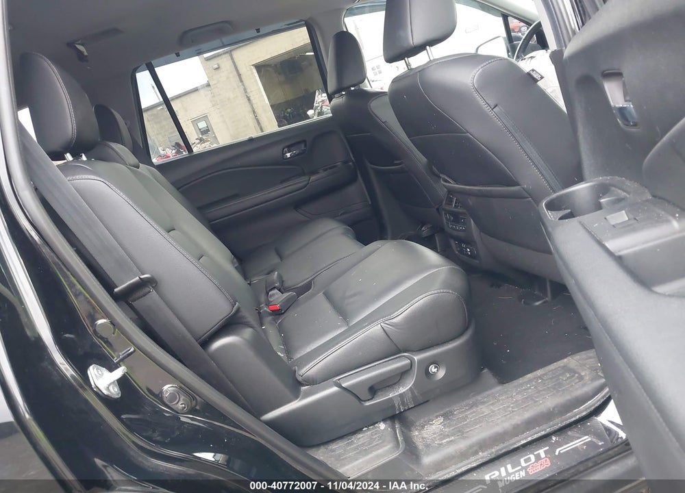2022 HONDA PILOT AWD TOURING 8 PASSENGER VIN: 5FNYF6H98NB001607