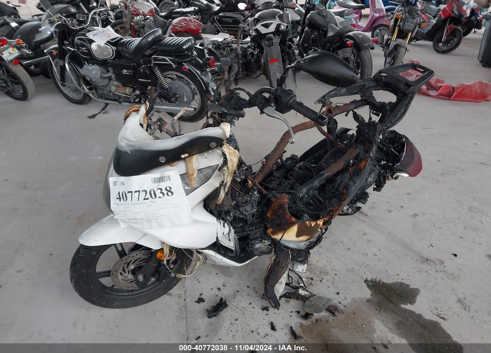 2018 HONDA PCX 150 VIN: RLHKF1808JY301457