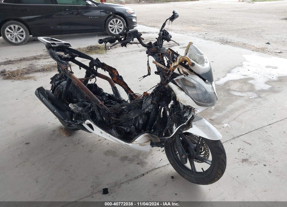 2018 HONDA PCX 150 VIN: RLHKF1808JY301457